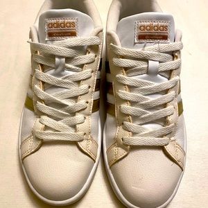 Adidas Cloudfoam Gold 3-Stripe Neo Sneakers